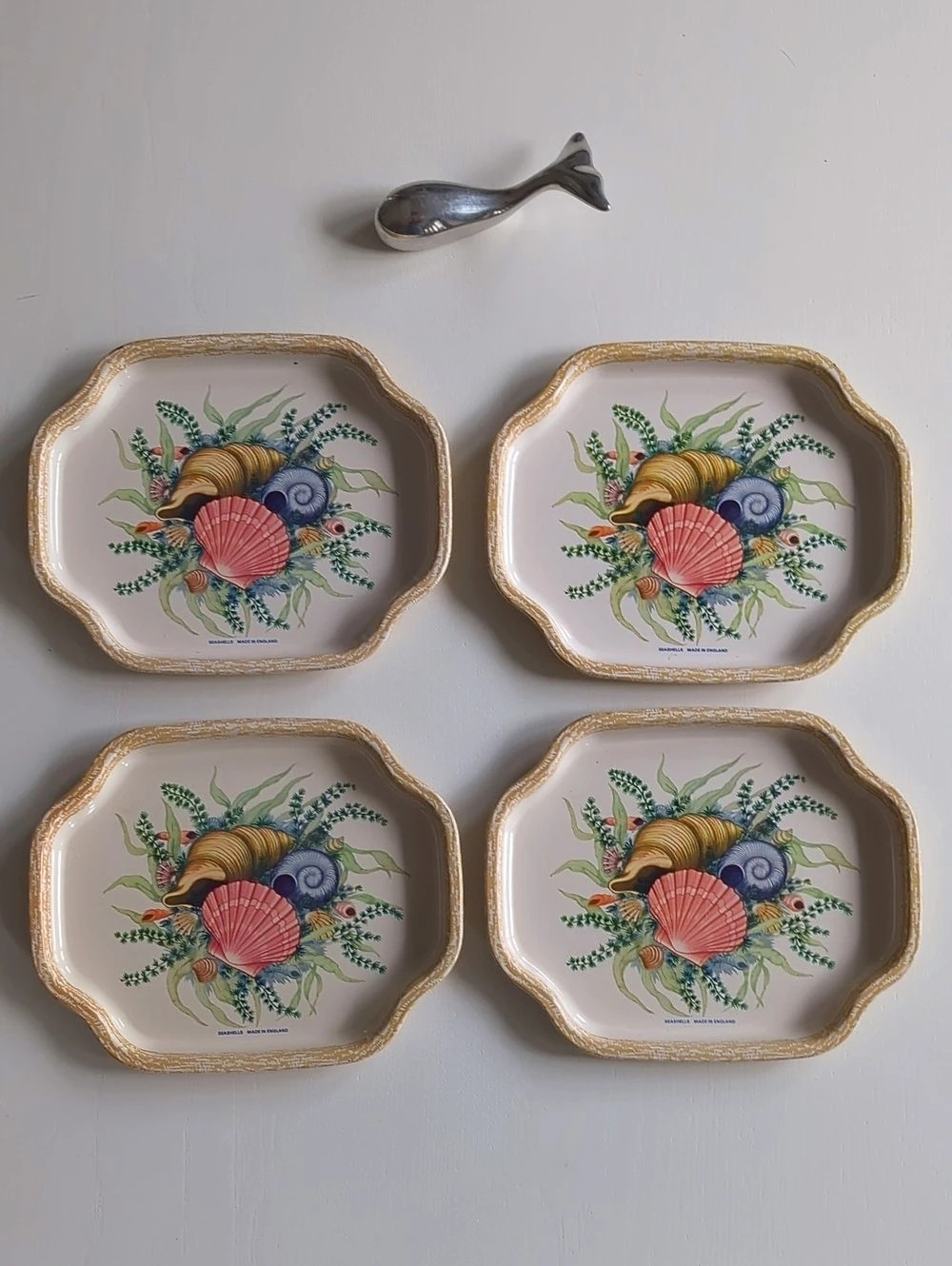 Elite Trays Set with Pretty Seashells